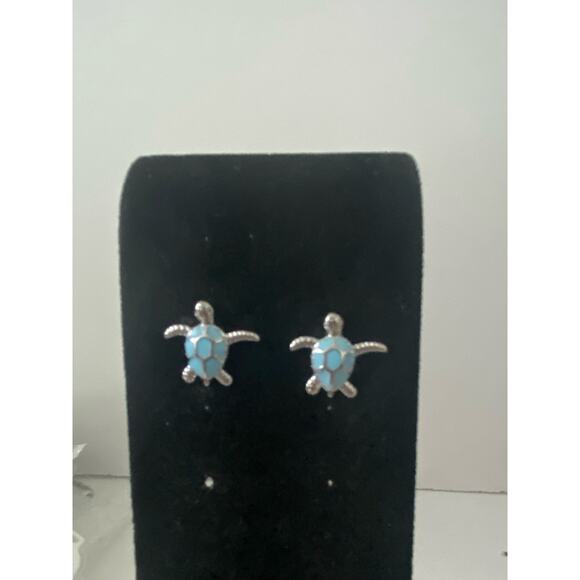 turtle shaped earrings silver tone with light blue enamel - Picture 1 of 4